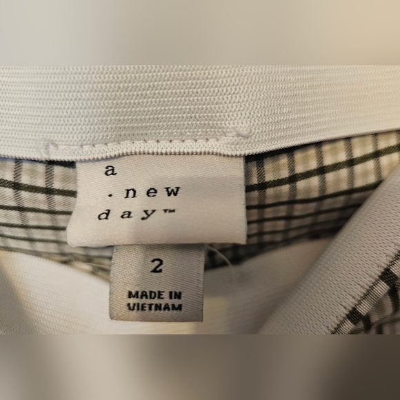 WHITE,GREEN,MINT GREEN PLAID PANTS SIZE 2- - Picture 4 of 4